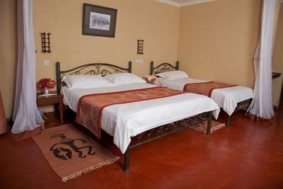 Kenia Familienreise - Kenia for family individuell - Best of Safari & Chale Island - Tsavo Ost Nationalpark - Ashnil Aruba Lodge - Zimmer