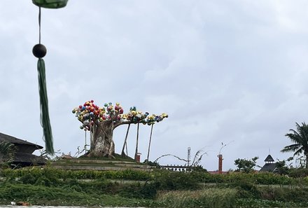 Vietnam for family - Familienreise Vietnam mit Kindern - Geschmückter Baum Hoi An