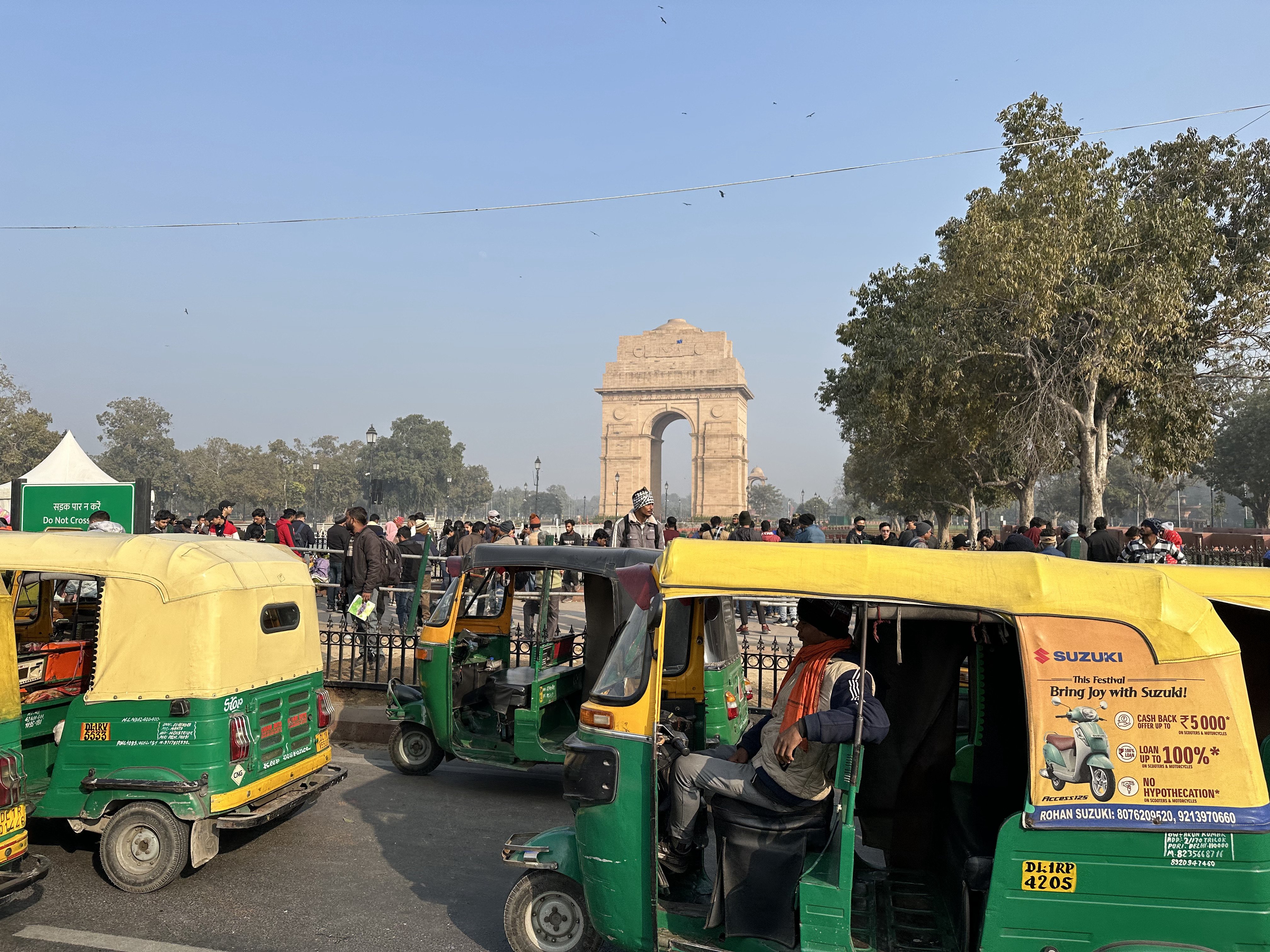 Rundreise Indien mit Kindern - Indien mit Kindern - Delhi - Tuk Tuks vor India Gate