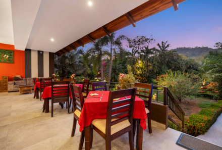 Costa Rica Familienreise - Costa Rica for family - Hotel Leyenda - Restaurant mit Gartenblick