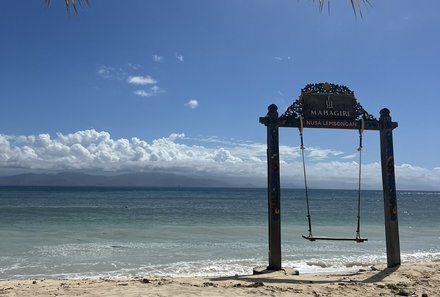 Bali Familienreise - Bali for family - Nusa Lembongan - Mahagiri Resort - Schaukel am Traumstrand