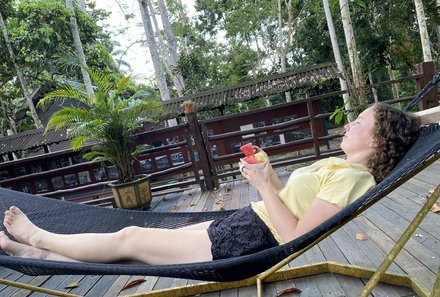 Familienurlaub Malaysia & Borneo - Malaysia & Borneo for family individuell - Teenager genießt Freizeit auf der Lodge