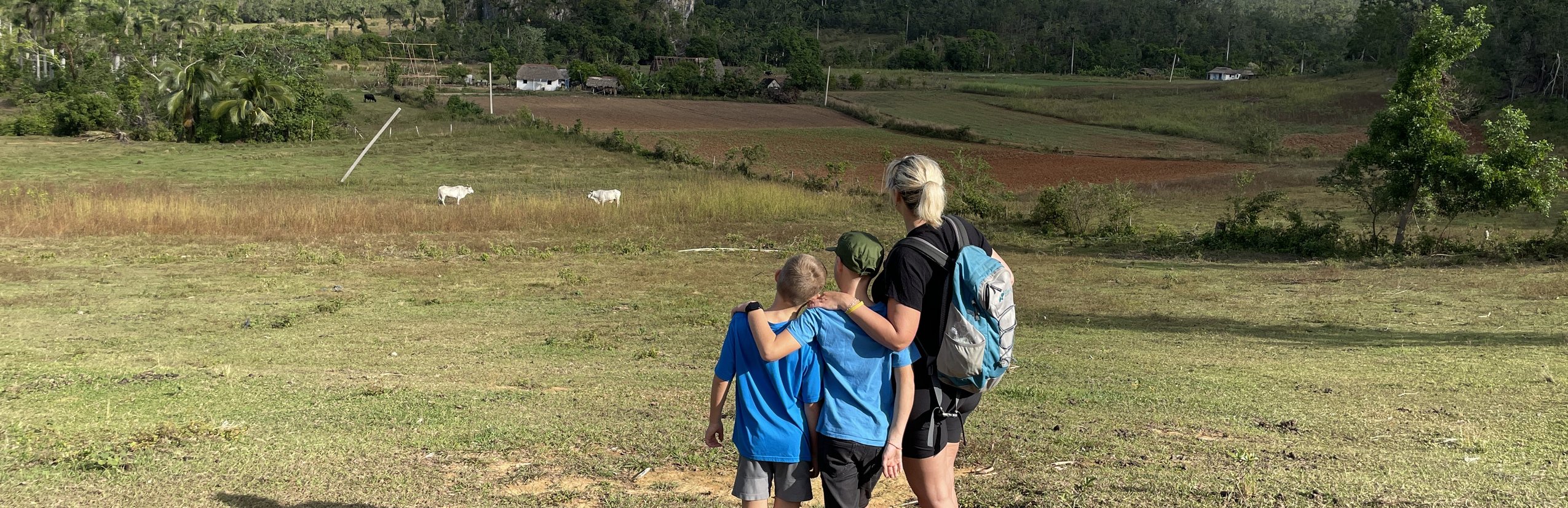 Kuba mit Kindern - 10 Gründe nach Kuba zu reisen - Familie im Tabak-Tal