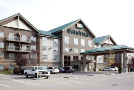 Westkanada for family - Familienurlaub Kanada - Sandman Hotel & Suites Calgary West - Hotel von außen