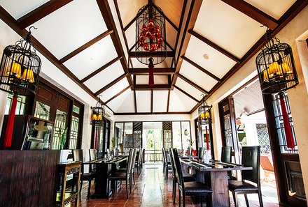 Thailand Familienreise mit Kindern - Thailand for family individuell - Bodhi Serene Chiang Mai - Restaurant Tische