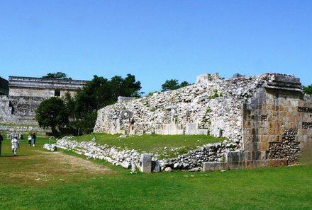 Mexiko for family Deluxe - Stätte von Uxmal -Ruinenstätte und Landschaft