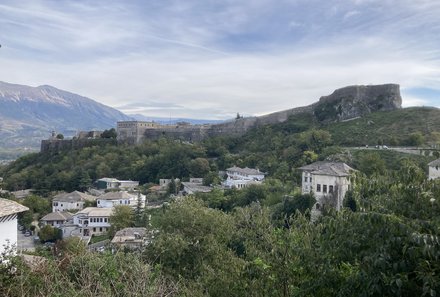 Albanien Familienreise - Albanien for family individuell - Gjirokaster - Festung und Landschaft