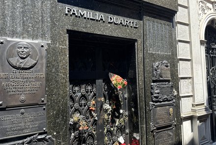 Patagonien Family & Teens - Buenos Aires - Friedhof Recoleta mit Familie Duarte