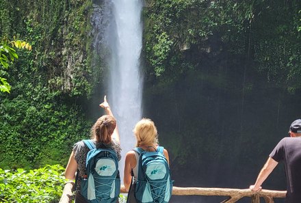 Costa Rica Familienurlaub - Costa Rica for family individuell - Wasserfall von La Fortuna - Fabienne Cselovski und Svenja Fiestelmann