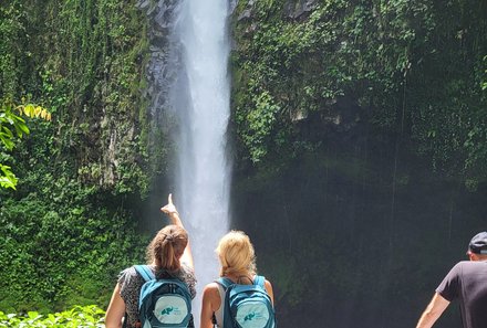 Costa Rica for family individuell - Natur & Strand pur in Costa Rica - La Fortuna Wasserfall - Fabienne Cselovszki und Svenja Fiestelmann