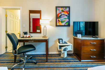 Westkanada for family - Familienurlaub Kanada - Quality Inn - Zimmer mit Bürostuhl