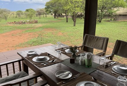 Serengeti mit Kindern individuell - Best of Familiensafari Serengeti - Mahlzeit im Ronjo Camp