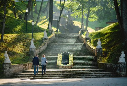 Familienreise Baltikum Family & Teens - Baltikum mit Kindern - Lettland - Schlosspark