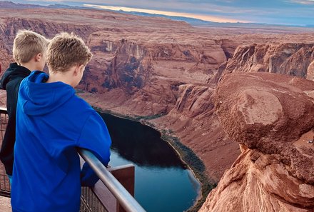 USA Südwesten mit Kindern - USA Westküste for family individuell - Abenteuer im Wilden Westen - Kinder am Horseshoe Bend