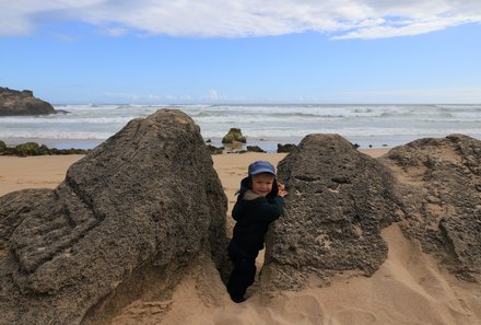 Familienreise Südafrika mit Kindern - Garden Route for family individuell deluxe - Felsen am Strand von Knysna