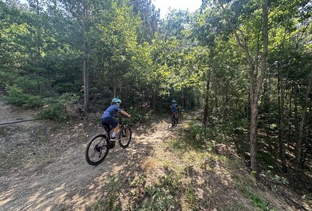 Bulgarien Familienreise - Bulgarien mit Kindern - Hotel Budapest Sofia - Mountainbiken durch den Wald