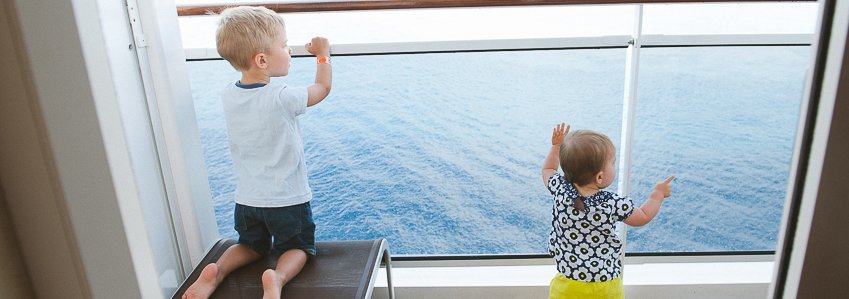 Katja von AntonsGanzeWelt berichtet über das Reisen mit Kindern - Fernreisen mit Kindern - Kinder auf Boot