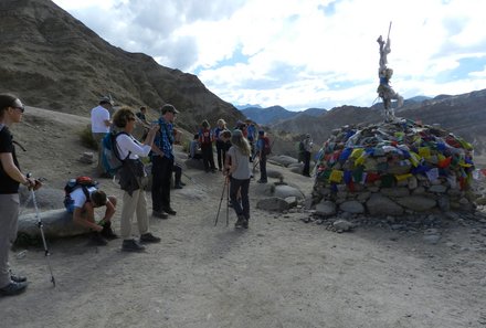 Ladakh mit Jugendlichen - Ladakh Teens on Tour - Gruppe beim Trekking