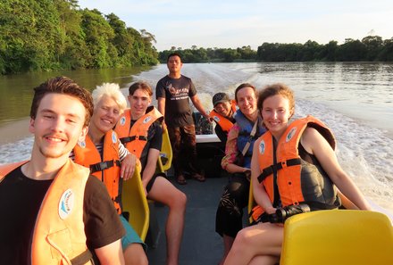 Familienreise Malaysia - Malaysia & Borneo Family & Teens - Flusssafari - Familie auf Boot