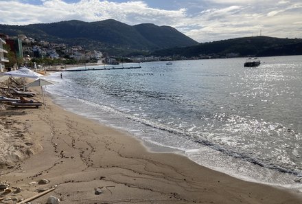 Albanien mit Kindern - Tipps & Erfahrungen - Strand von Himare