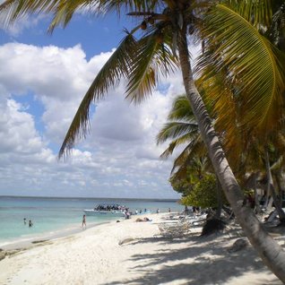 Familienreise_Dominikanische Republik_Bayahibe-isla-catalina-strand