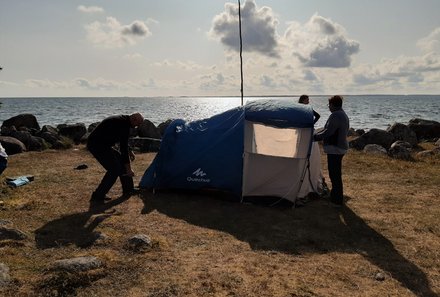 Estland Familienreise - Estland for family - Saarnaki - Zeltaufbau