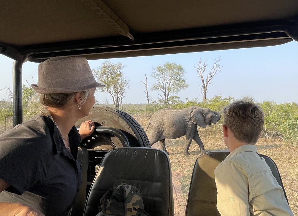 Südafrika Familienurlaub - Familienreise Südafrika - Familie auf Jeepsafari