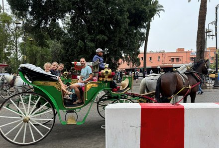 Familienreise Marokko - Marokko for family individuell - Kutschfahrt durch Marrakesch