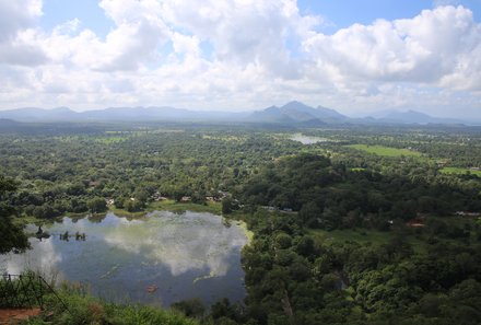 Sri Lanka Familienreise - Sri Lanka Summer for family - Sigiriya-Felsen - Blick auf Natur