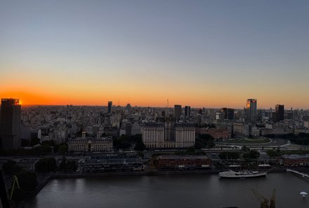 Patagonien mit Jugendlichen - Wandern mit Kindern in Argentinien und Chile - Buenos Aires Stadt bei Sonnenuntergang