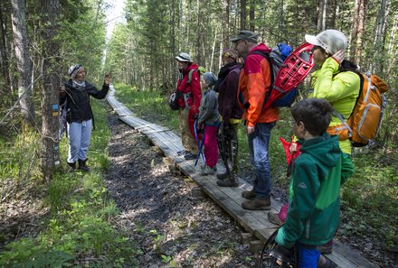 Estland Familienreise - Estland for family - Wanderung mit Guide im Soomaa Nationalpark