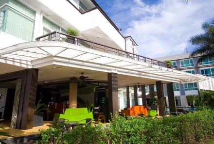 Thailand Familienreise mit Kindern - Thailand for family individuell - A-Te-Chumphon Hotel - Draußenbereich