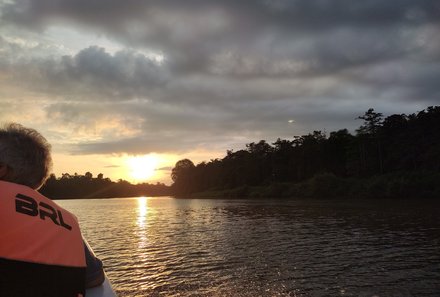 Malaysia mit Kindern - Malaysia Urlaub mit Kindern - Flusssafari Kinabatangan - Sonnenuntergang