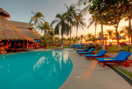 Costa Rica Familienreise - Costa Rica for family - Bahia del Sol - Pool mit Sonnenuntergang