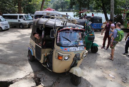 Sri Lanka for family Deluxe - Sri Lanka Individualreise mit Kindern - TukTuk Fahrt in Kandy