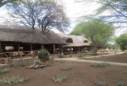 Kenia for family individuell deluxe - Tsavo Ost Nationalpark - Satao Camp - Restaurant