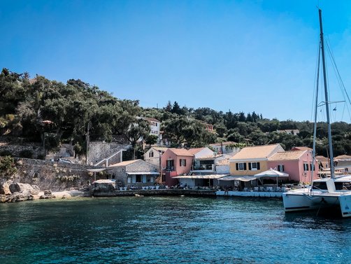 Griechenland Segelreise mit Kindern - Bloggerin Tatjana Lieblingsspot - Loggos auf Paxos