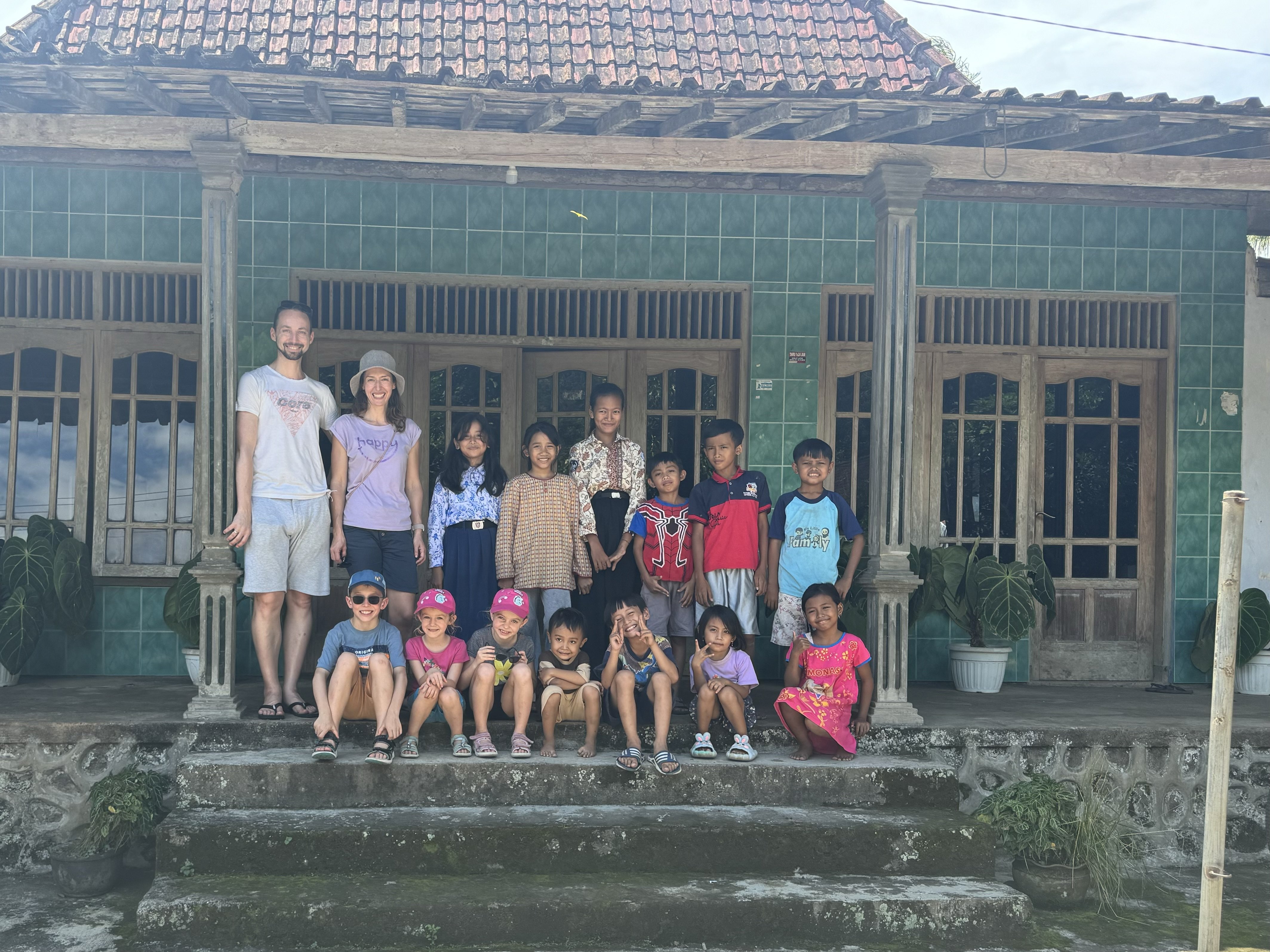 Bali mit Kindern Erfahrungen - Bali Rundreise mit Kindern - Dorfbesuch