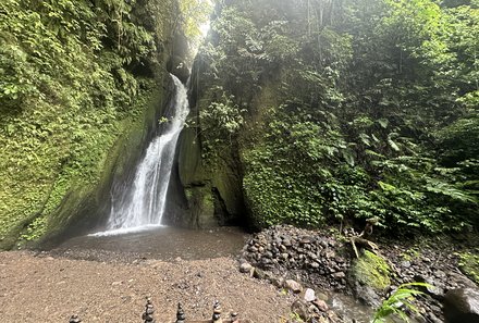 Bali for family deluxe - Familienreise Bali mit Kindern - Wasserfall Spaziergang