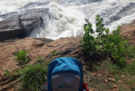 Uganda mit Kindern - Uganda Reisen mit Kindern - Rucksack an Murchison Falls