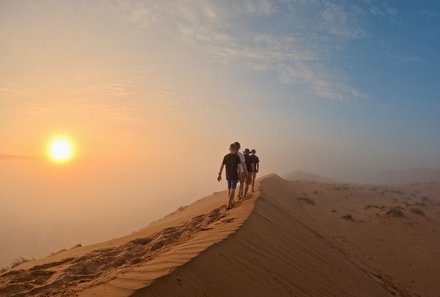 Oman Familienreise - Oman for family - Wahiba Sands Wüste - Wanderung Sanddünen