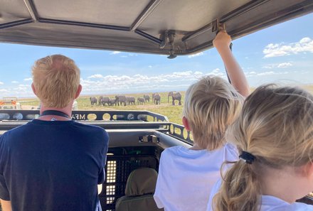 Kenia Familienreise - Kenia for family individuell deluxe - Safari im Amboseli Nationalpark - Familie auf Safari im Amboseli Nationalpark