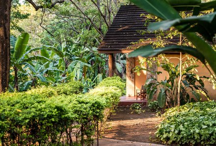 Serengeti mit Kindern individuell - Best of Familiensafari Serengeti - Arumeru River Lodge Arusha - Terrasse