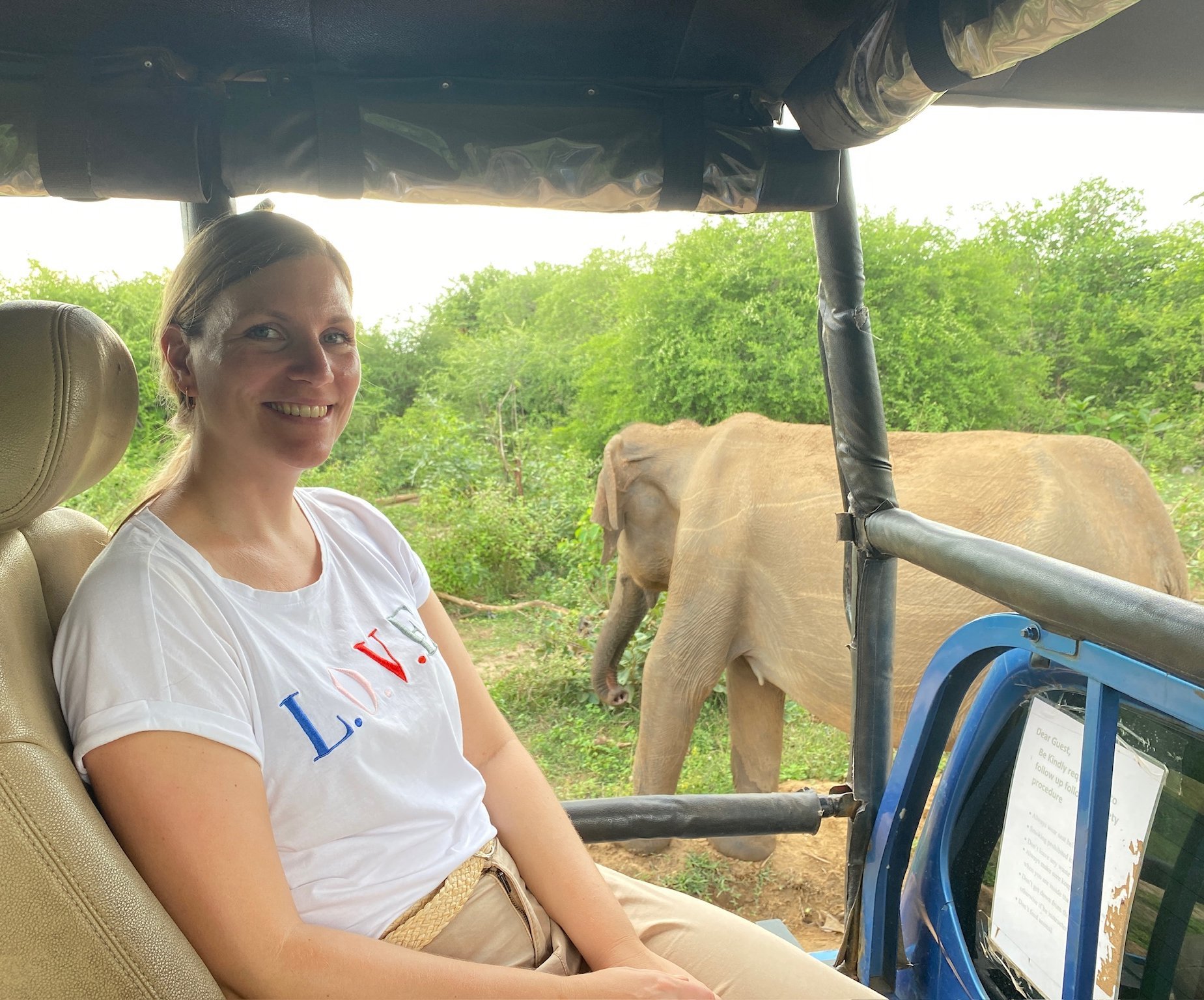 Sri Lanka Reisetipps für Familien - Safari zu Elefanten im Udawalawe Nationalpark