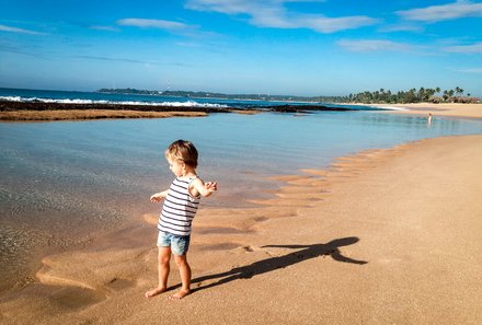 Sri Lanka for family individuell - Sri Lanka Individualreise mit Kindern - Kind am Strand