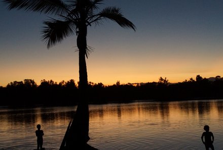 Madagaskar Familienreise - Madagaskar Family & Teens - Sonnenuntergang mit Kindern