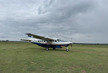 Serengeti mit Kindern individuell - Best of Familiensafari Serengeti - Safari Flugzeug nach Arusha